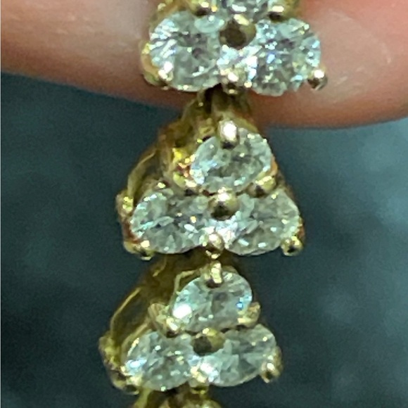 SOLD❤️❤️💙💙HOST PICK💙💙 Stunning diamond and sapphire show piece - Picture 9 of 10